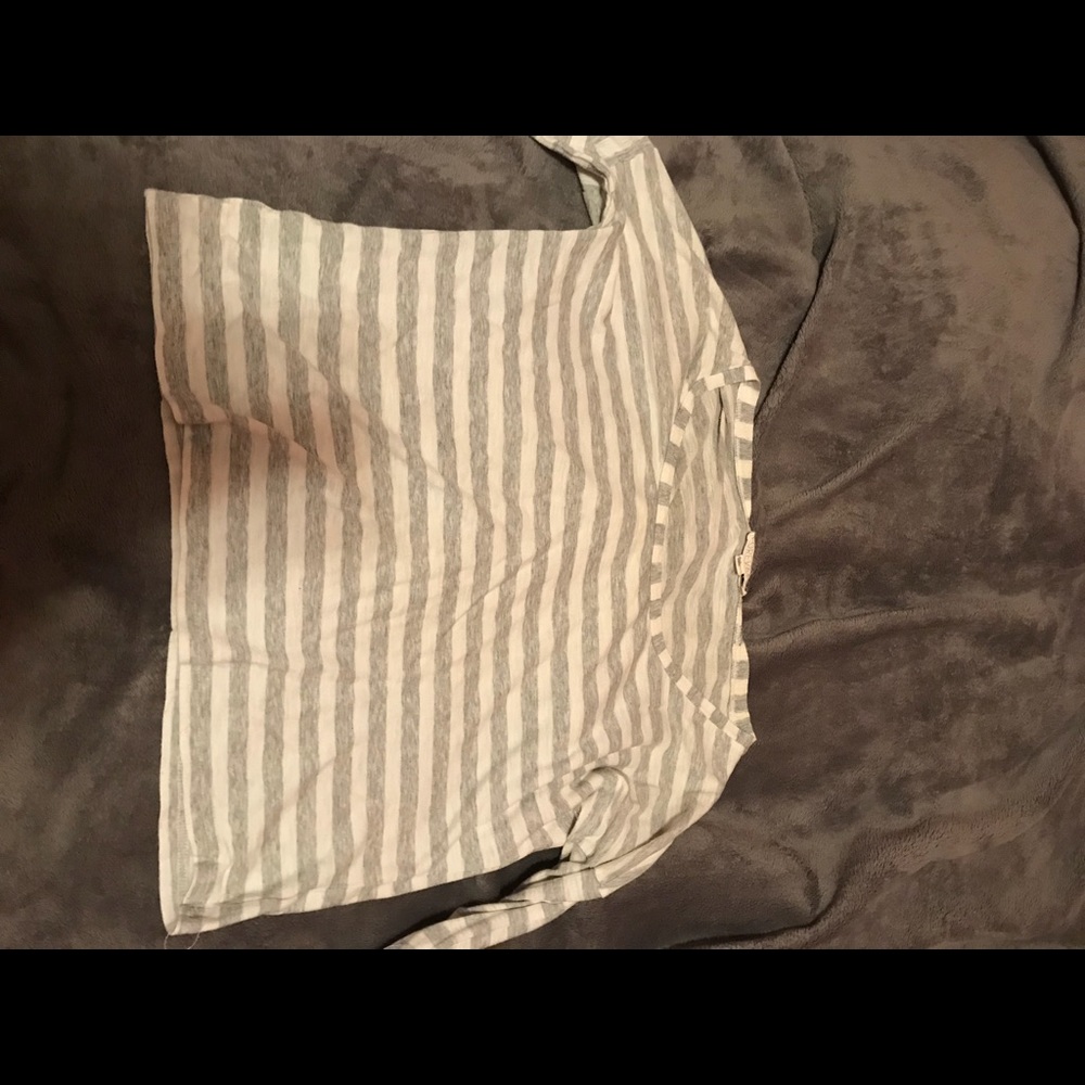 A wavy long sleeved top.